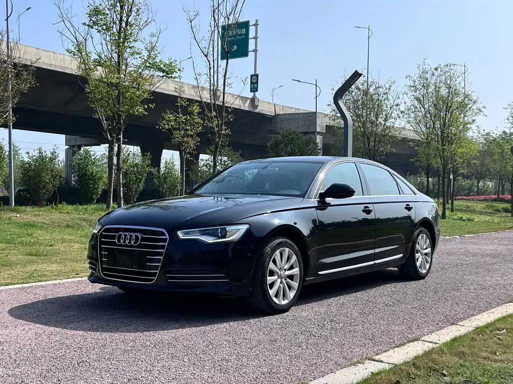 Audi A6L 2014 — фото 1