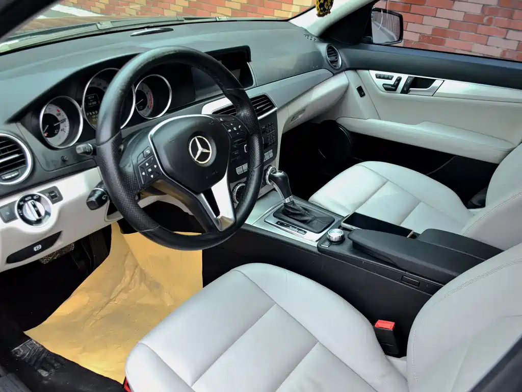 Mercedes-Benz C-Class 2012 — фото 12
