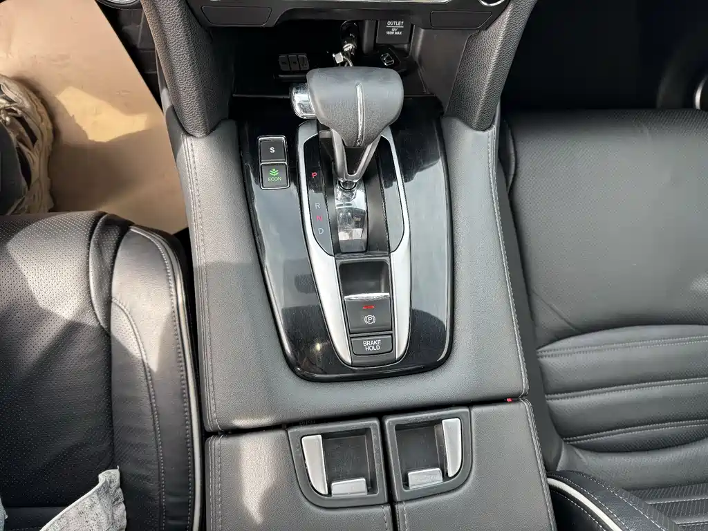 Honda UR-V 2018 — фото 13