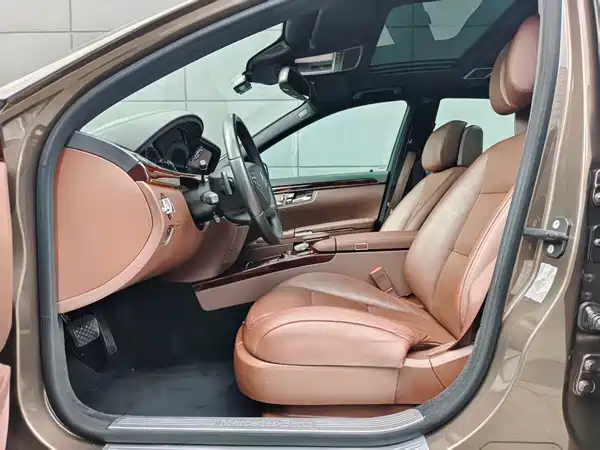 Mercedes-Benz S-Class 2010