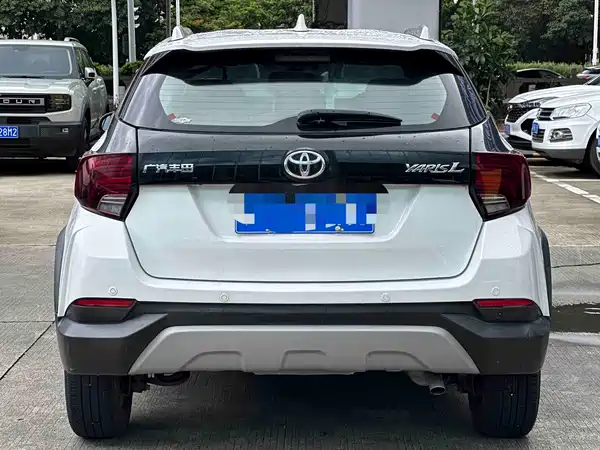 Toyota Yaris L 2022