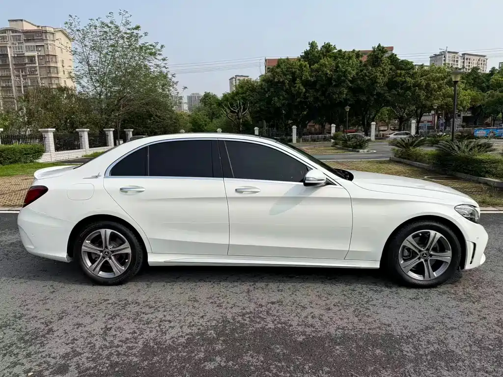 Mercedes-Benz C-Class 2021 — фото 11