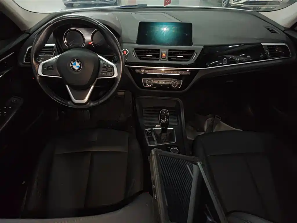 BMW 1 Series 2020 — фото 12