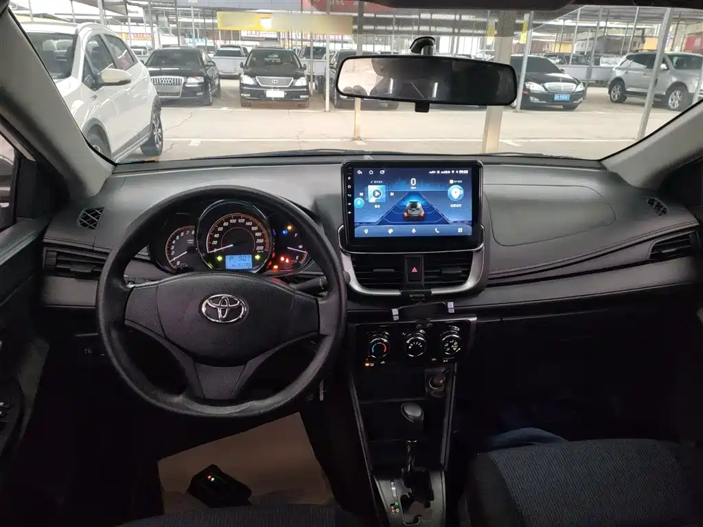 Toyota Yaris L 2021 — фото 6