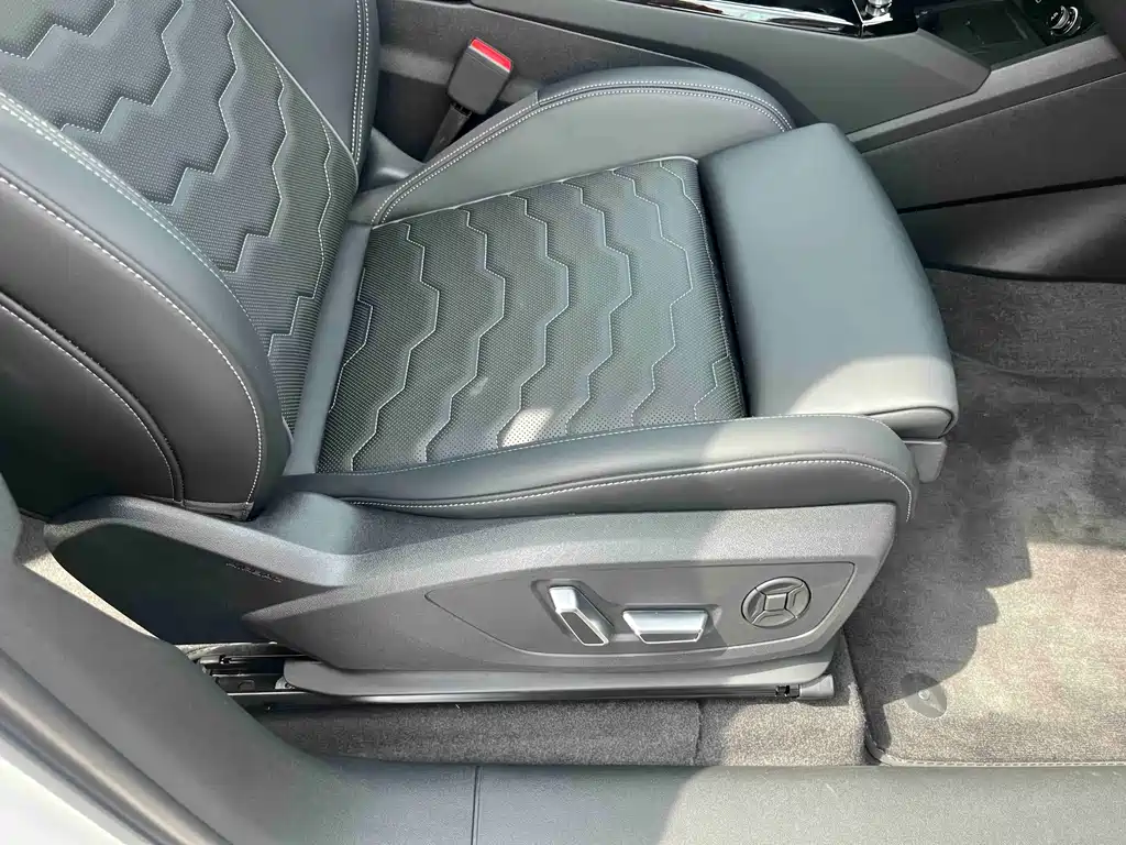 Audi Q6L Sportback E-Tron 2026 — фото 12