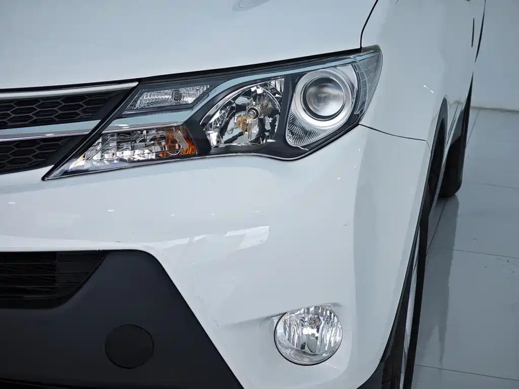 Toyota RAV4 2014 — фото 29