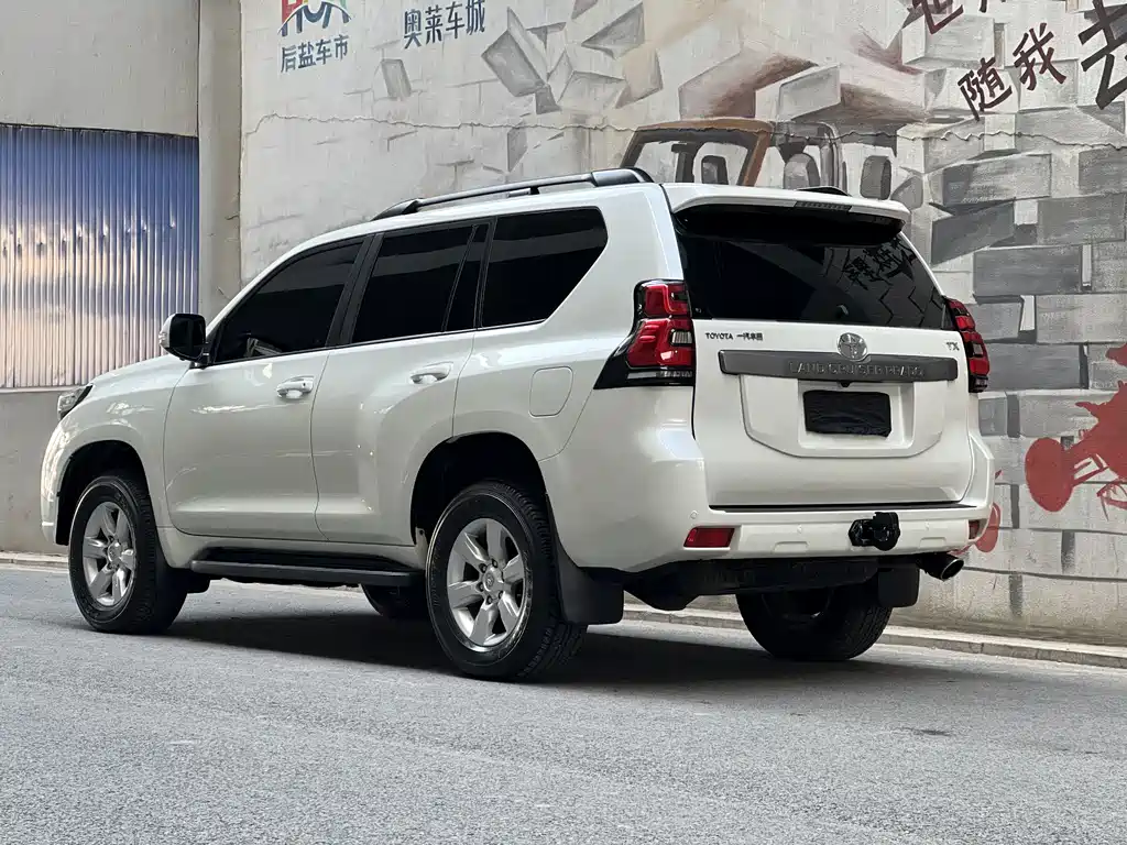 Toyota Prado 2017 — фото 4