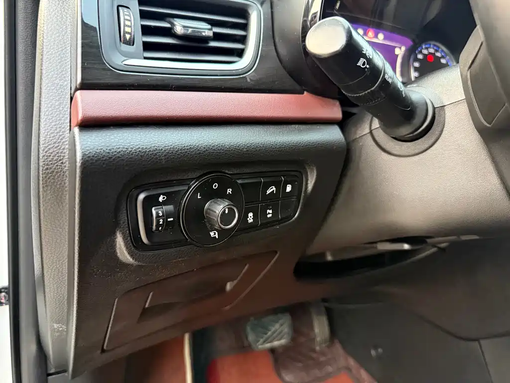 GAC Motor Trumpchi GS8 2018 — фото 14