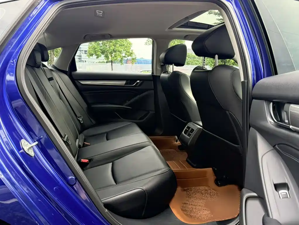 Honda Accord 2018 — фото 17