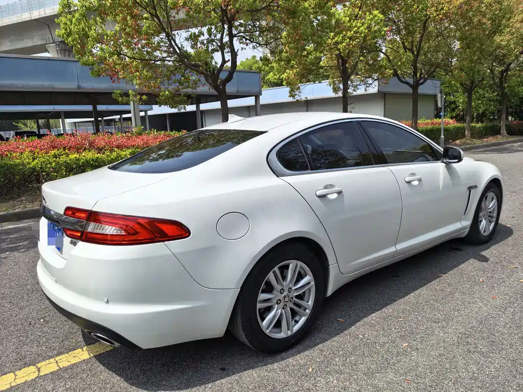 Jaguar XF 2013 — фото 7