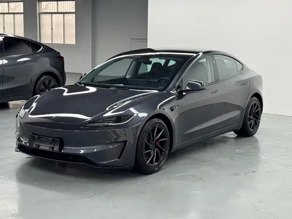 Tesla Model 3 2024