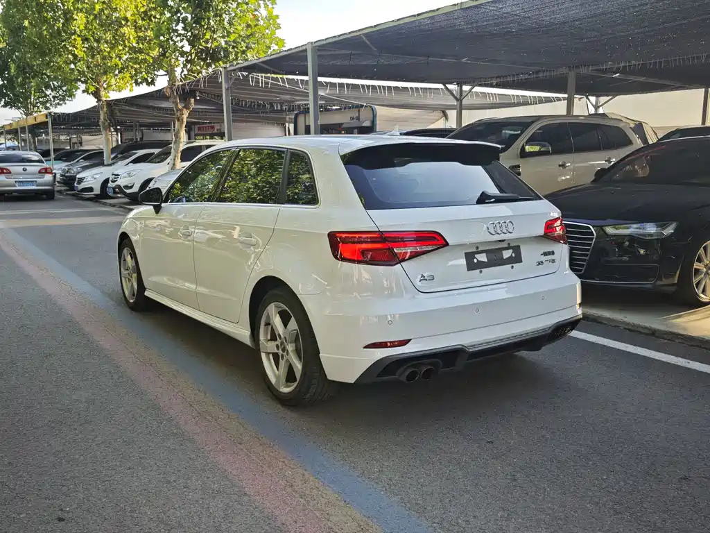 Audi A3 2018 — фото 18