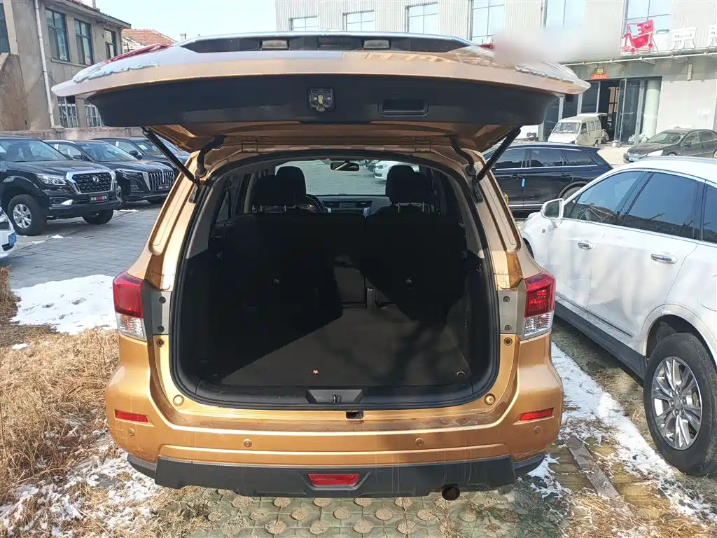 Nissan Terra 2018 — фото 19