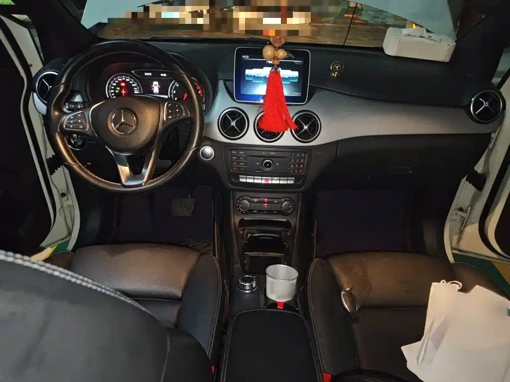 Mercedes-Benz B-Class 2017 — фото 13