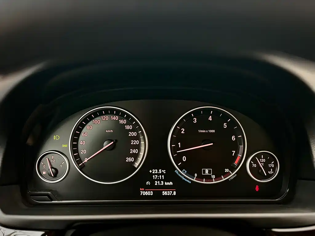 BMW 5 Series 2012 — фото 13