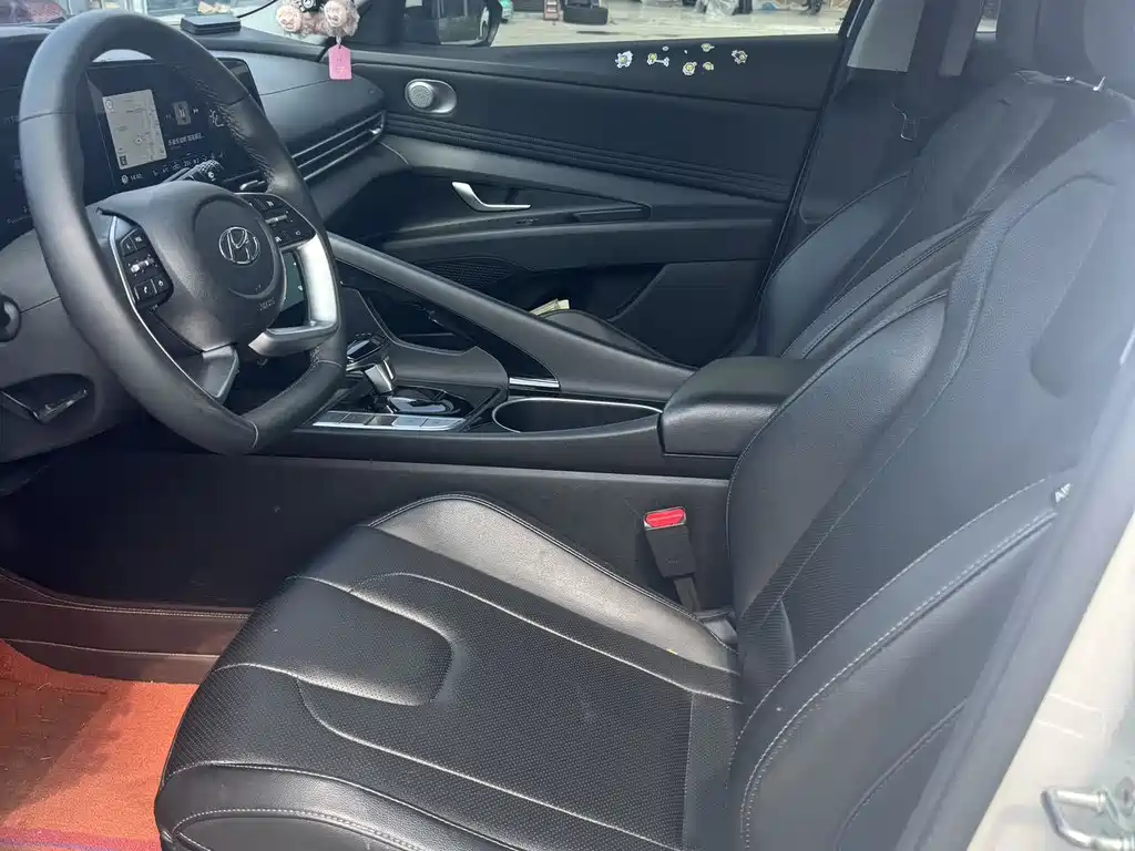 Hyundai Elantra 2023