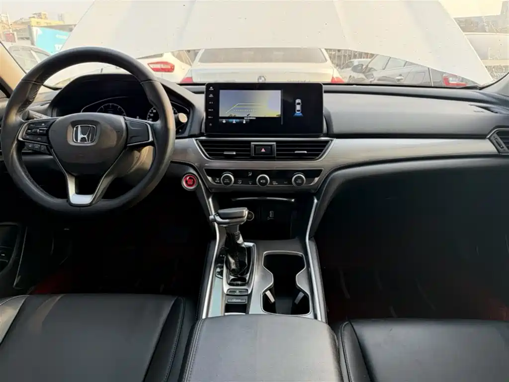 Honda Accord 2022 — фото 9