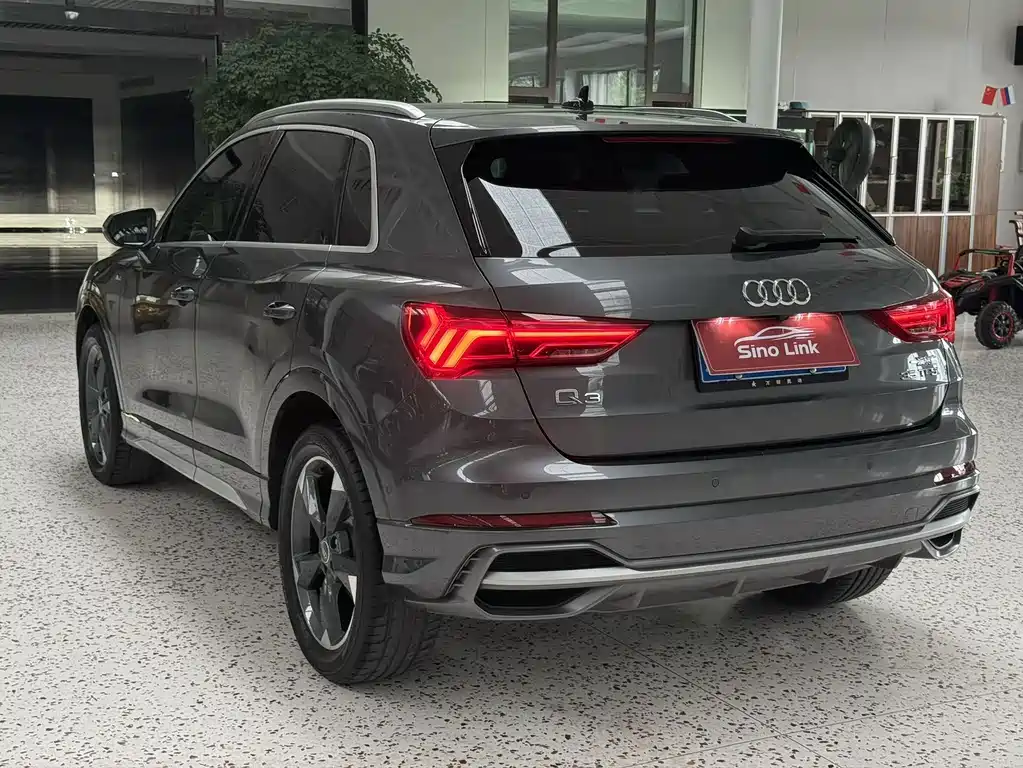 Audi Q3 2022 — фото 24