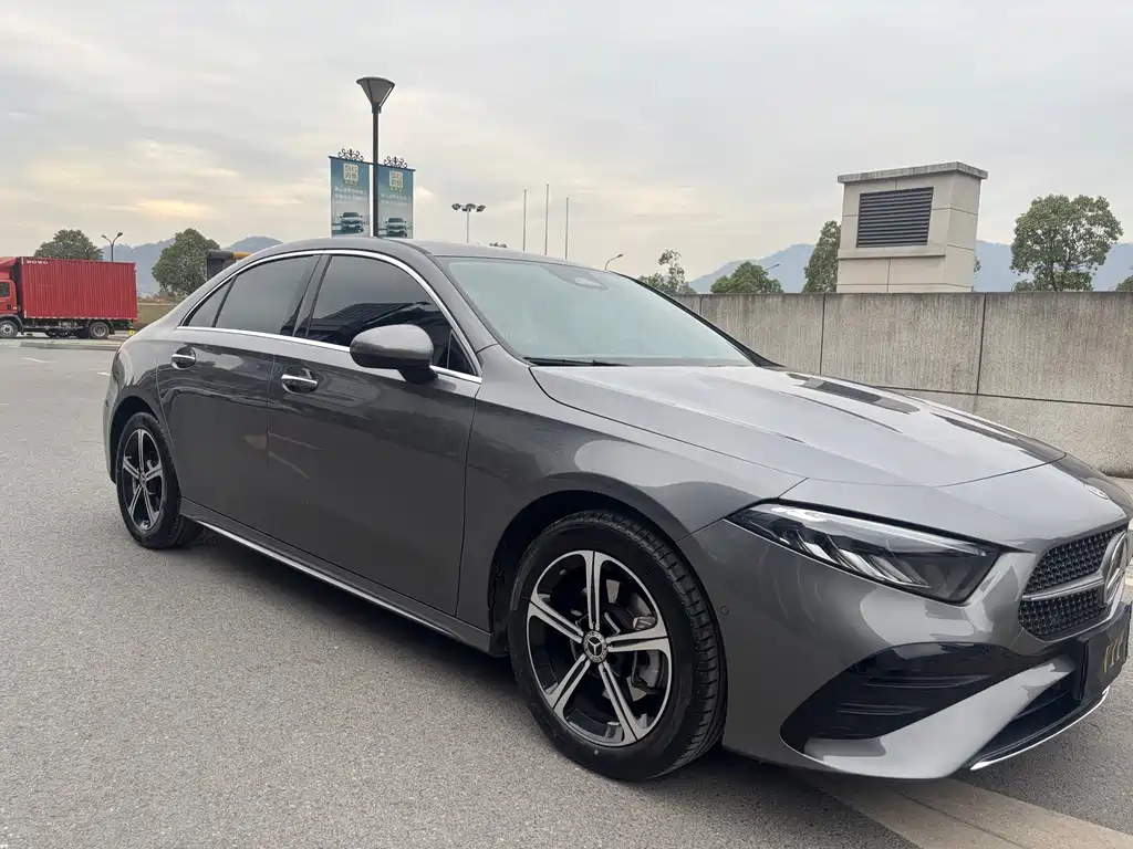 Mercedes-Benz A-Class 2025 — фото 3