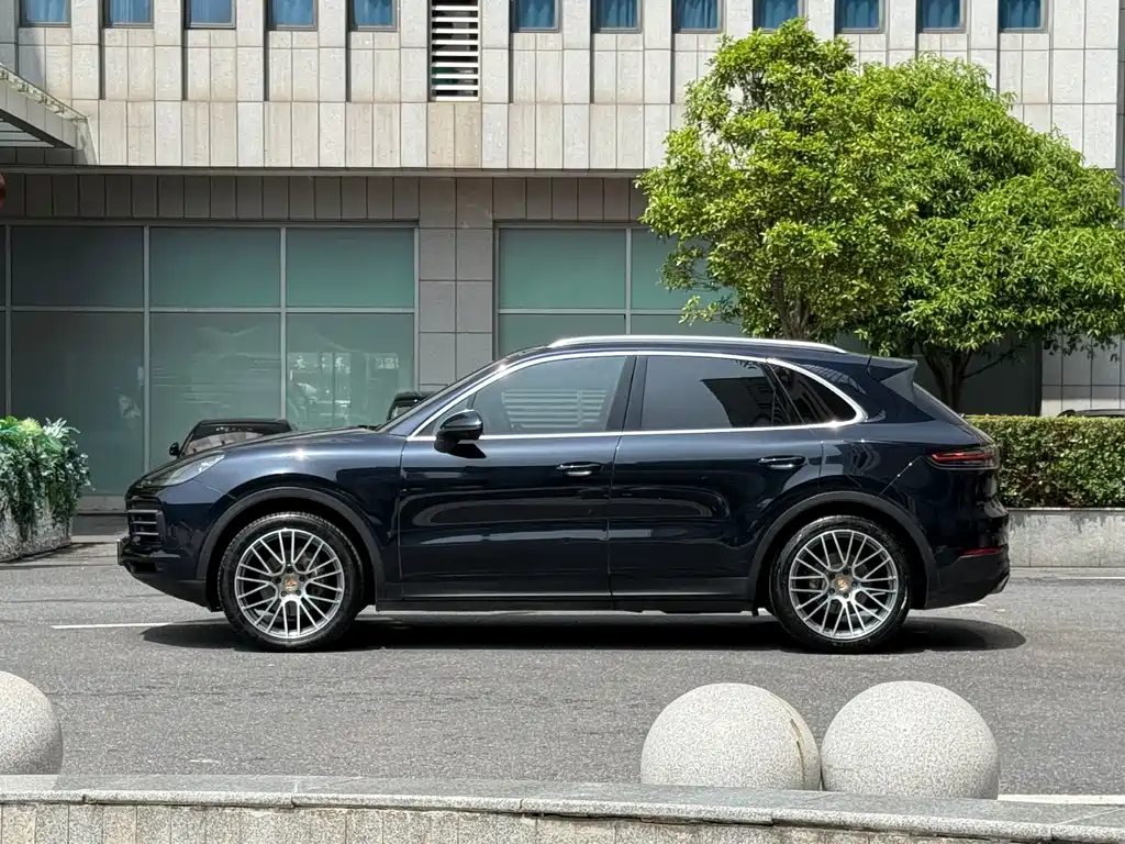 Porsche Cayenne 2018 — фото 3