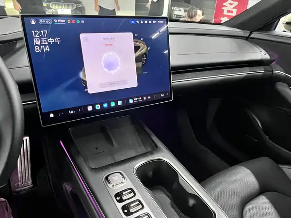 Xiaomi SU7 2025