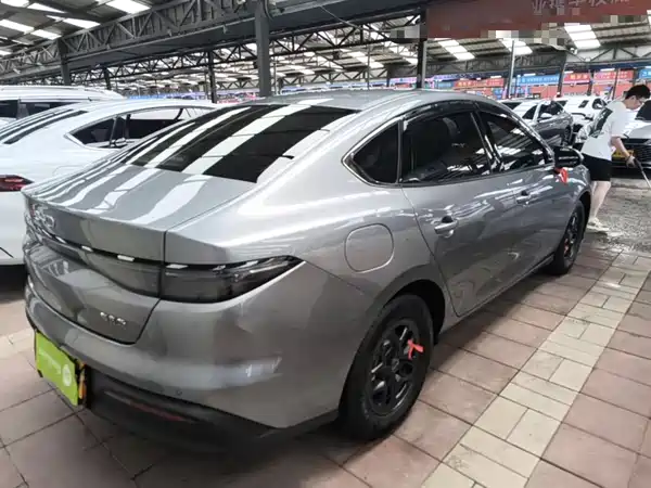 BYD Seal 05 DM-i 2025