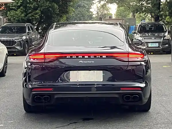 Porsche Panamera 2023