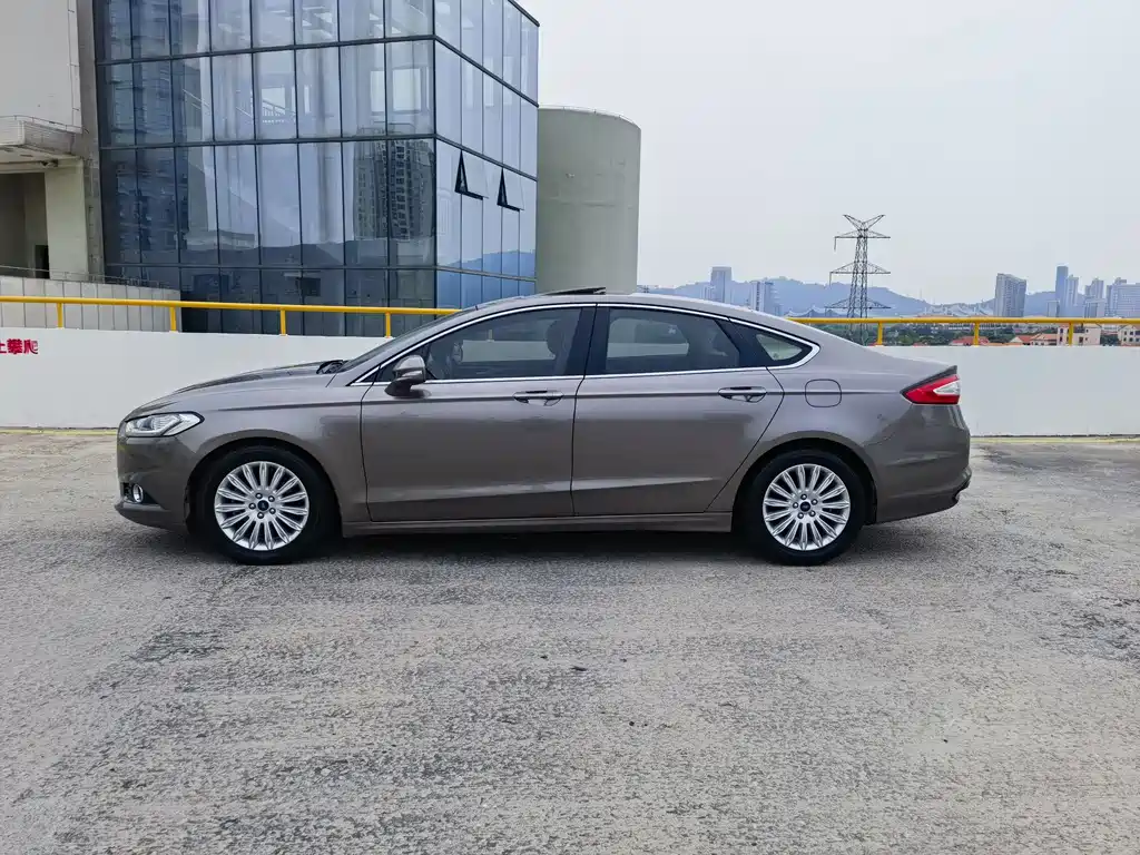 Ford Mondeo 2013 — фото 4