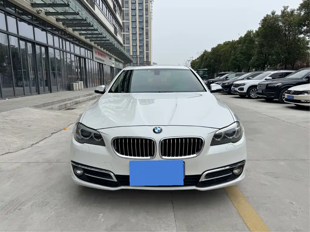 BMW 5 Series 2016 — фото 2