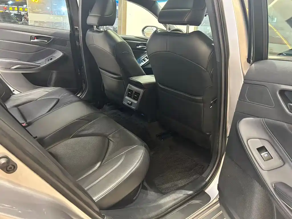 Toyota Avalon 2019 — фото 16