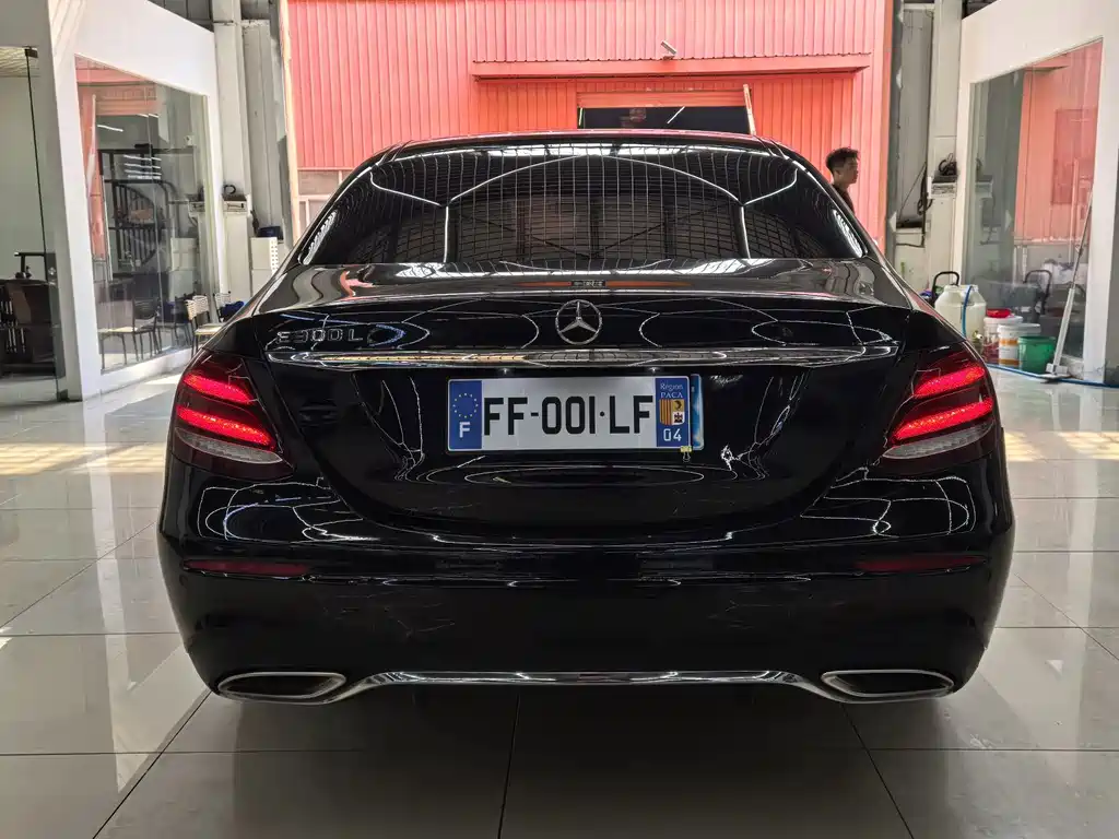 Mercedes-Benz E-Class 2019 — фото 20