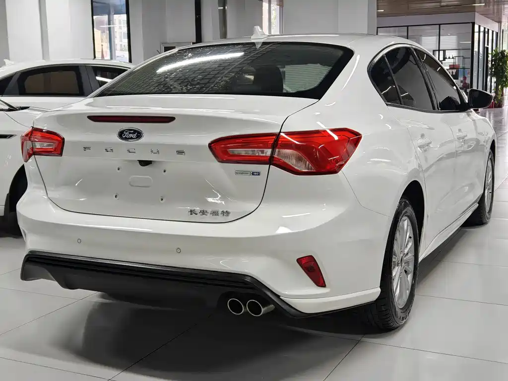 Ford Focus 2020 — фото 3