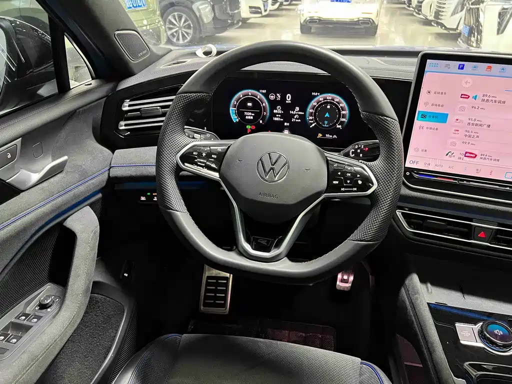 Volkswagen Tiguan L 2024 — фото 11