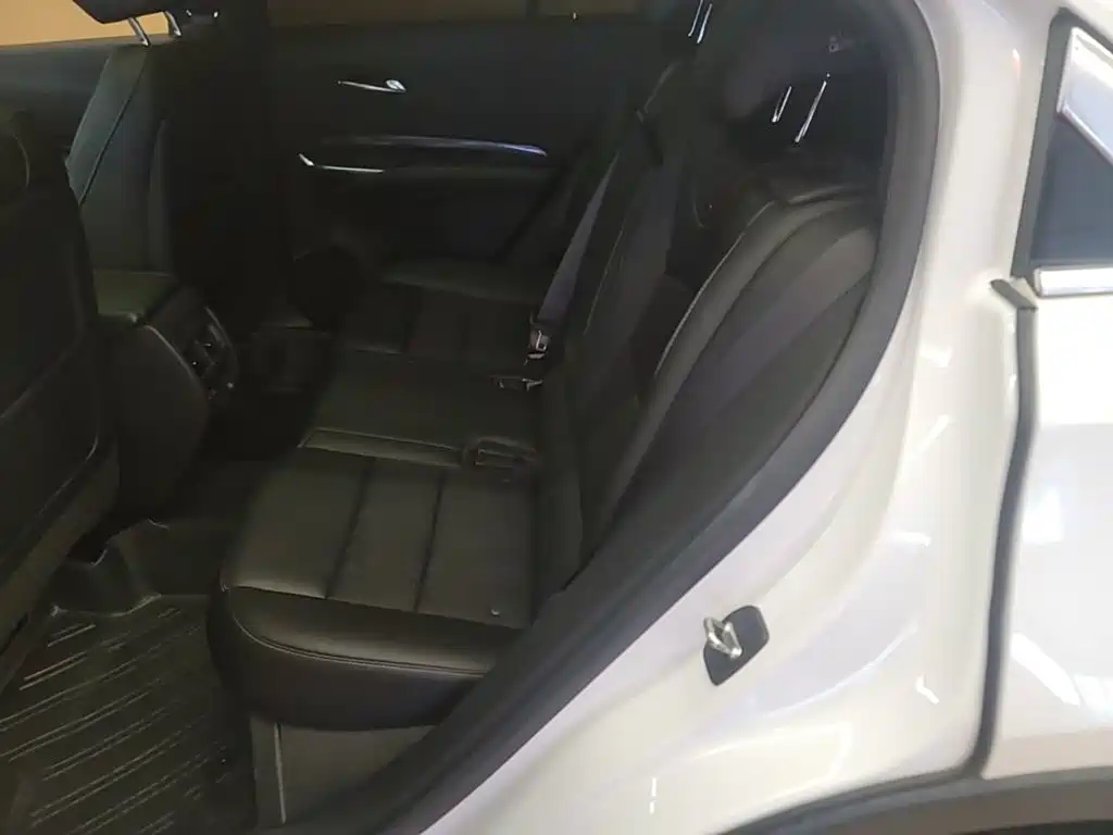 Cadillac XT4 2023 — фото 17