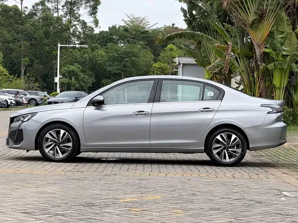 Peugeot 408 2024