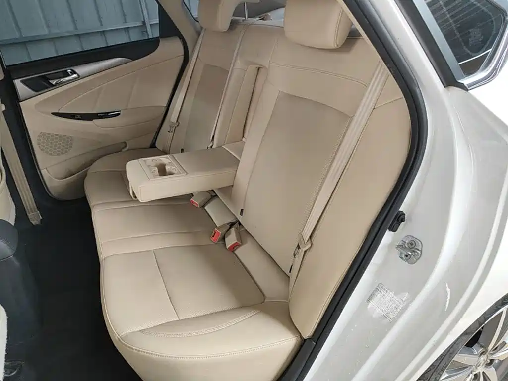Changan Eado 2017 — фото 17