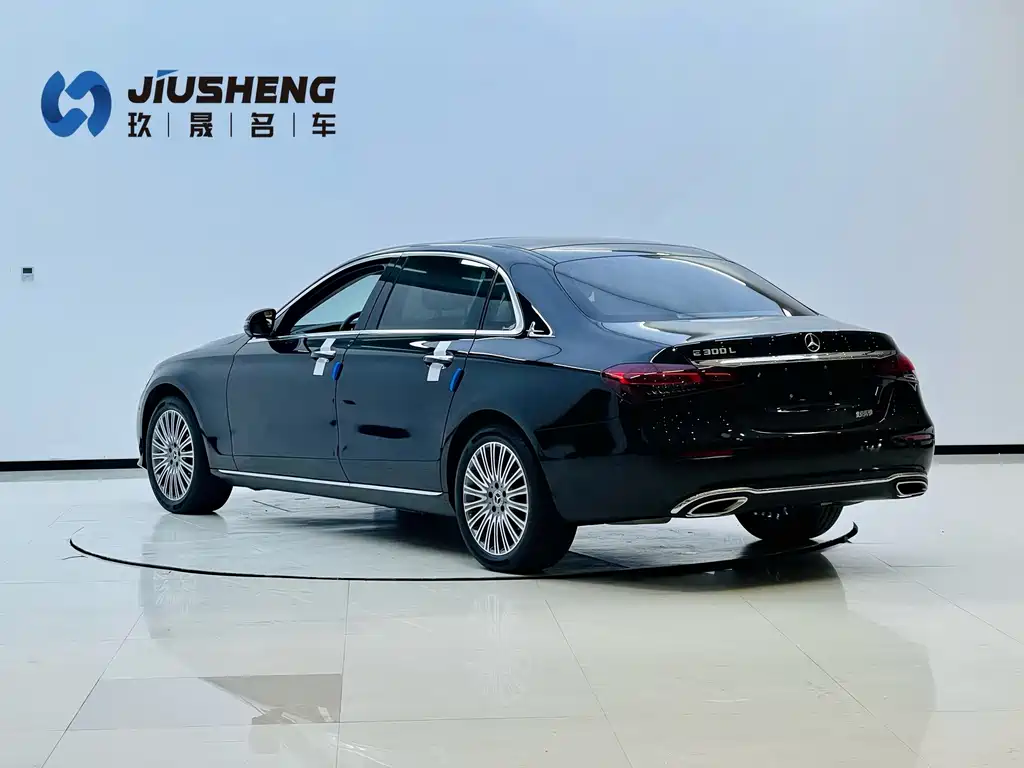 Mercedes-Benz E-Class 2023 — фото 4