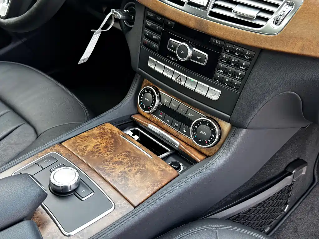 Mercedes-Benz CLS 2015 — фото 16