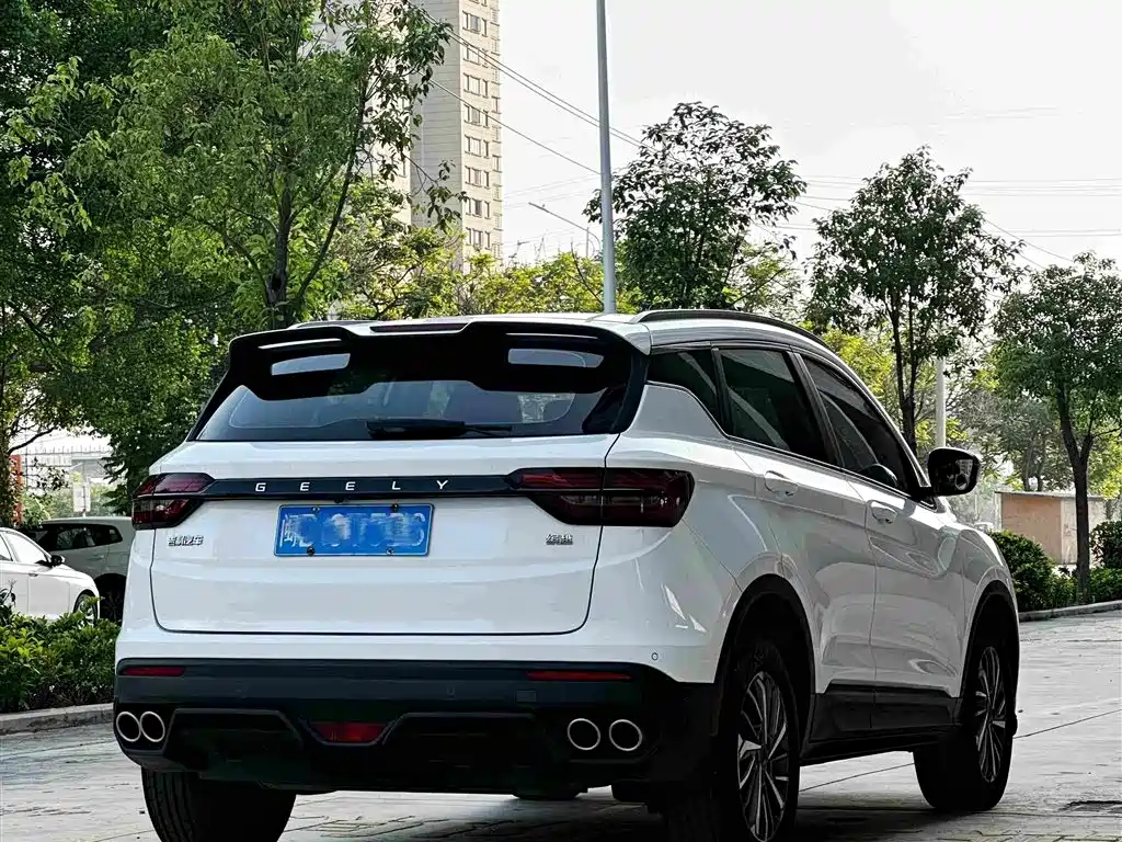 Geely Binyue 2022 — фото 12