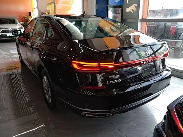 Volkswagen Passat Plug-In Hybrid 2026