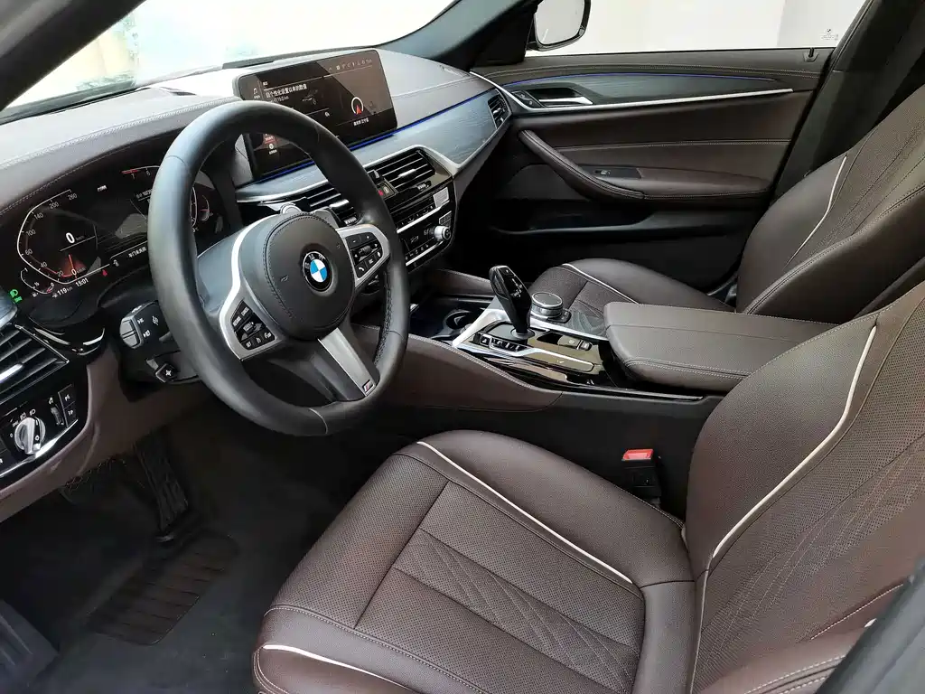 BMW 5 Series 2022 — фото 18