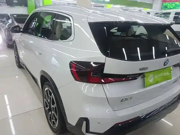 BMW iX1 2024