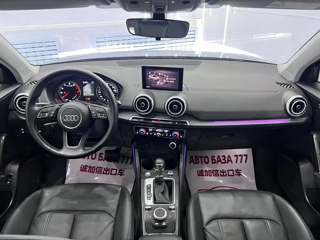 Audi Q2L 2023 — фото 14
