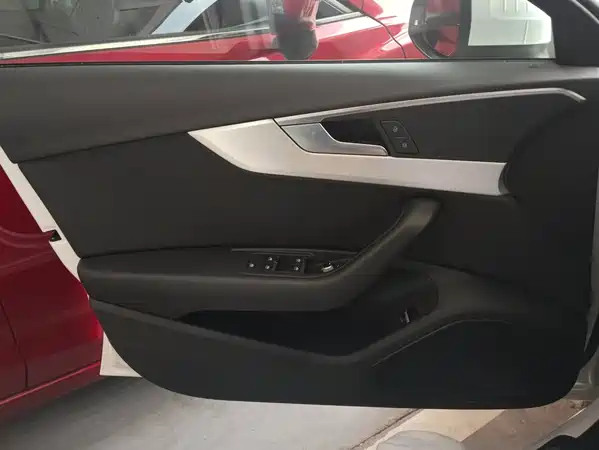 Audi A4L 2021