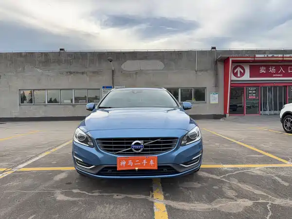 Volvo V60 2015