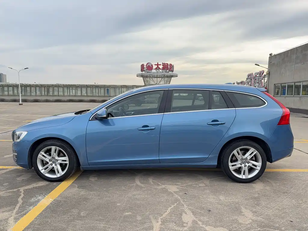Volvo V60 2015