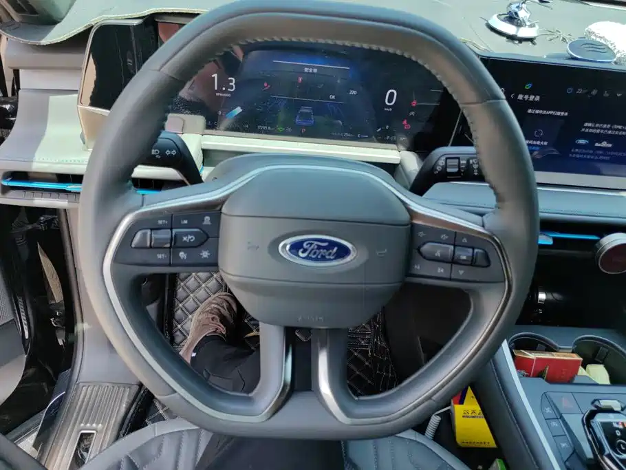 Ford Edge 2023 — фото 15