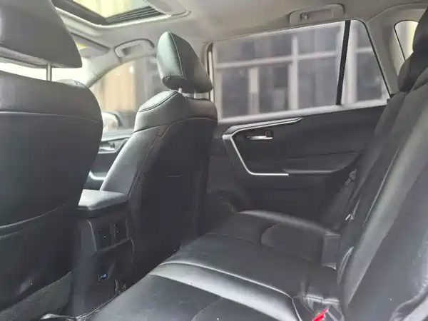 Toyota RAV4 2021