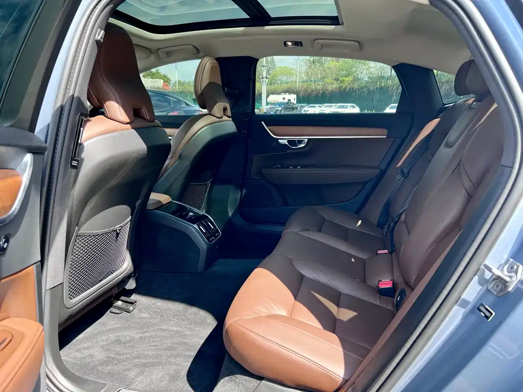 Volvo S90 2018 — фото 15