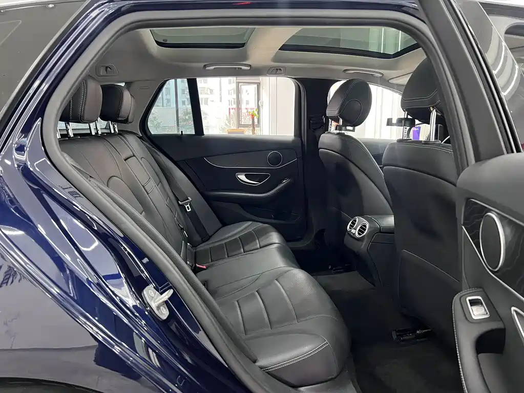 Mercedes-Benz C-Class 2017 — фото 19